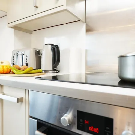Wine Street By N And N Stays, Lovelly Centre Close To Cabot Circus, Perfect Base For Corporate And Leisure Guests Visiting The Apartment