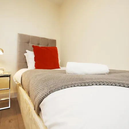 Wine Street By N And N Stays, Lovelly Centre Close To Cabot Circus, Perfect Base For Corporate And Leisure Guests Visiting The Apartment *