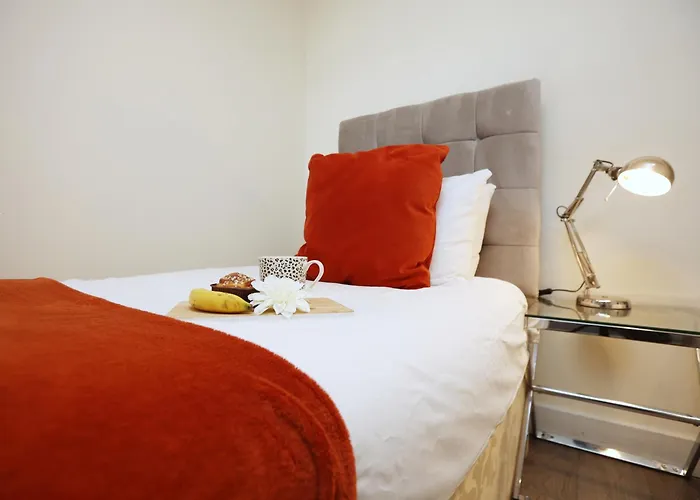 33 Wine Street By N And N Stays, Lovely Close To Town, Great Location For Corporate Stays, Long Stays, Fast Wifi *