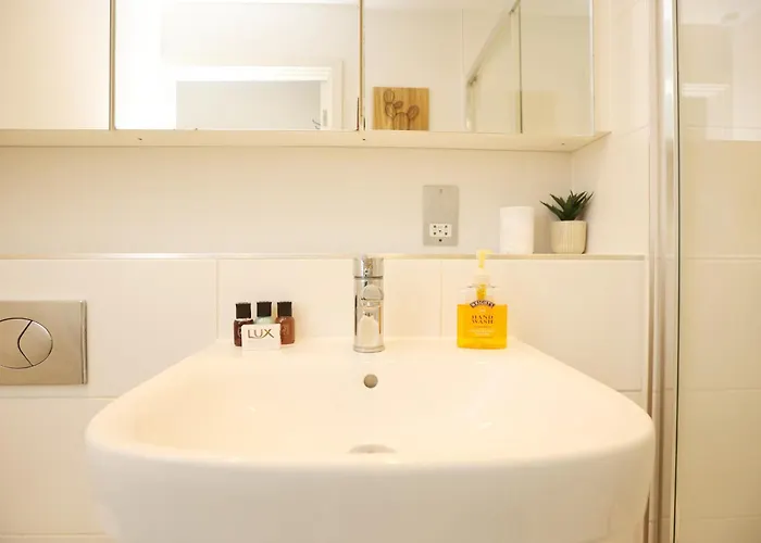 33 Wine Street By N And N Stays, Lovely Close To Town, Great Location For Corporate Stays, Long Stays, Fast Wifi